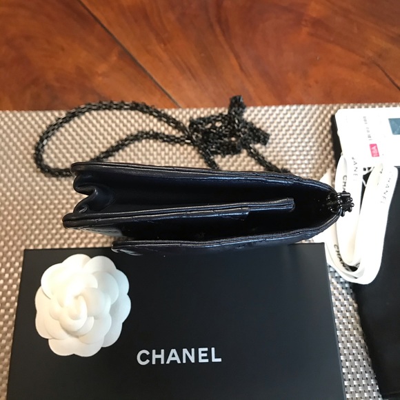 !!SOLD!! CHANEL reissue WOC wallet on Chain - Picture 7 of 12
